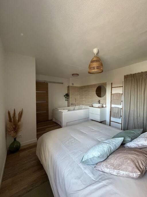 Romantique Room Muret Bagian luar foto