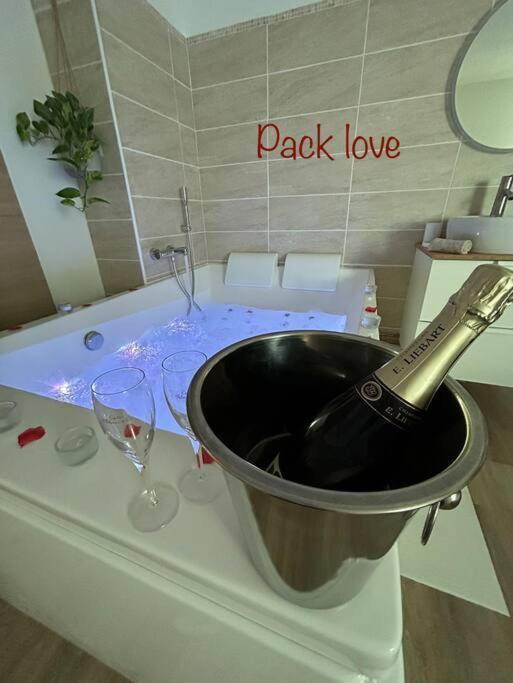 Romantique Room Muret Bagian luar foto